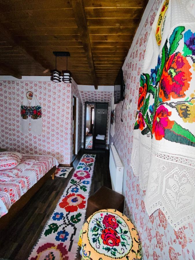 Floare De Maramures 1 Vadu Izei Exterior photo