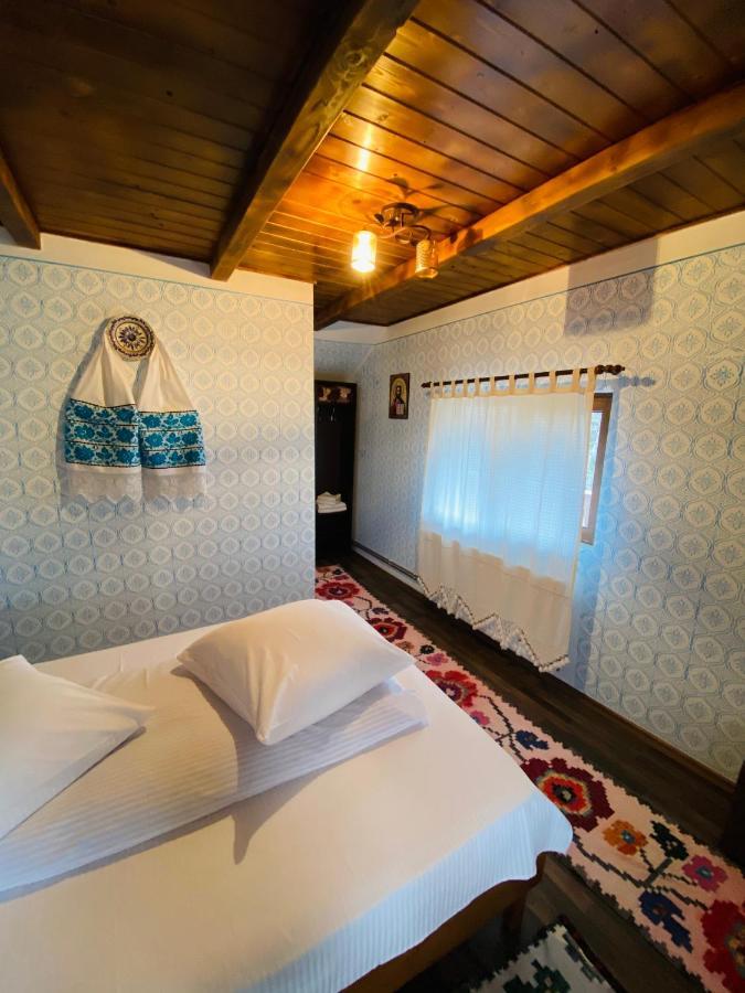 Floare De Maramures 1 Vadu Izei Exterior photo
